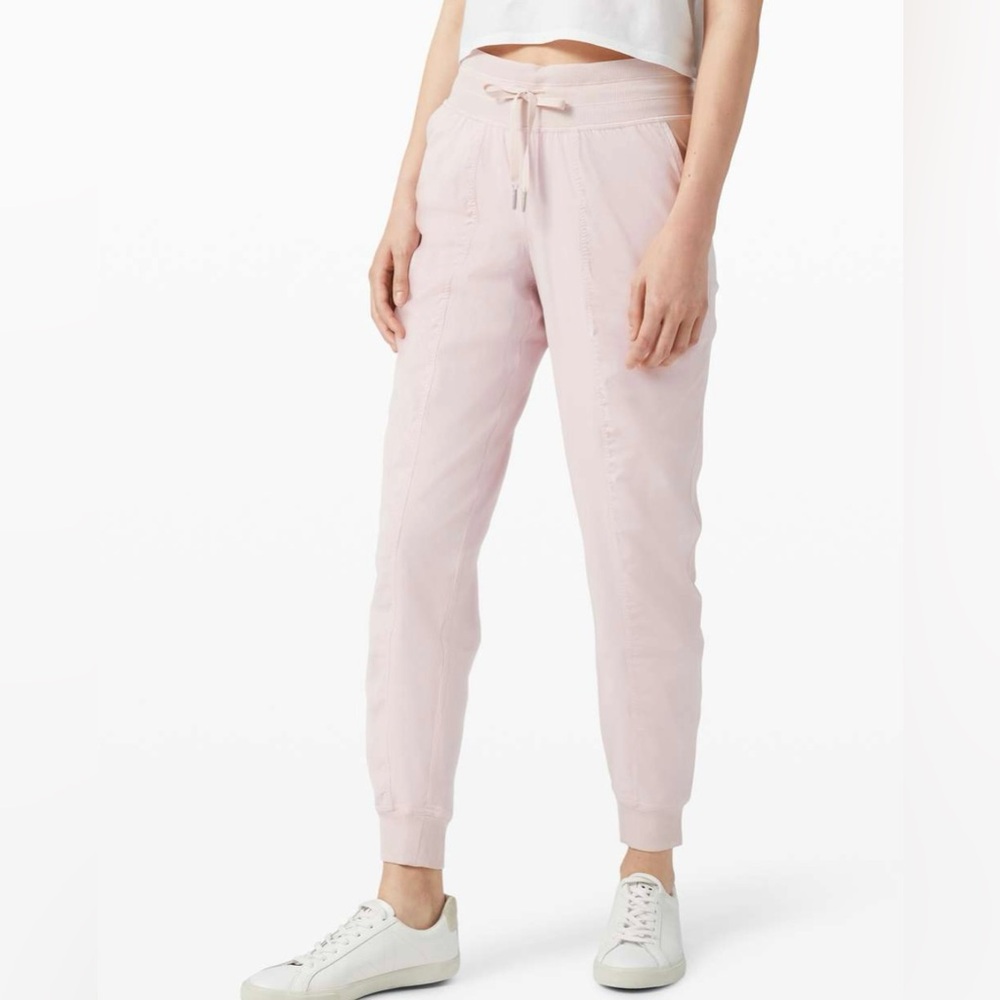 LULULEMON Women’s Light Pink Size 4 Dance Studio Joggers Pants